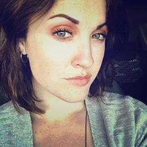 Meet your Posher, Ari